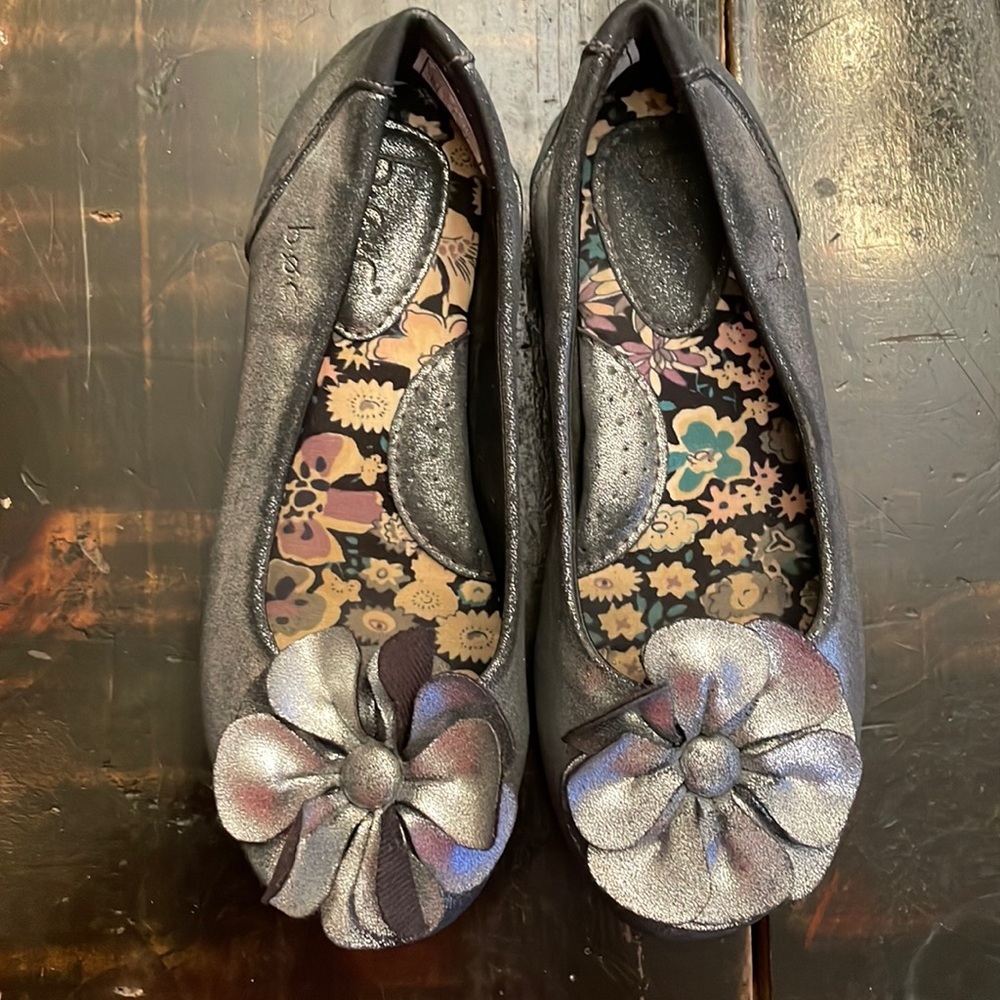 BOC Distressed Pewter Shoes